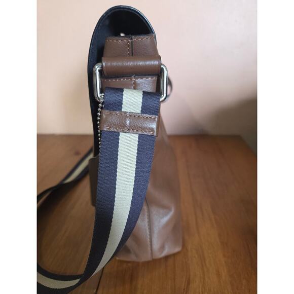 Authentic Coach Metropolitan Map Bag Leather Mens or Womens New W/Out Tags!!!!! - Picture 7 of 13